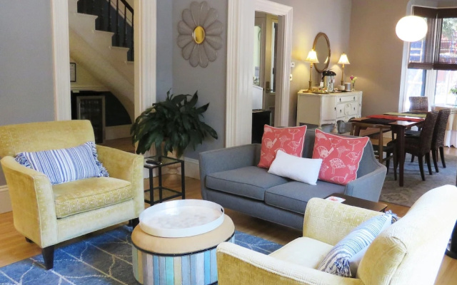 West End Collection at 146 Pine