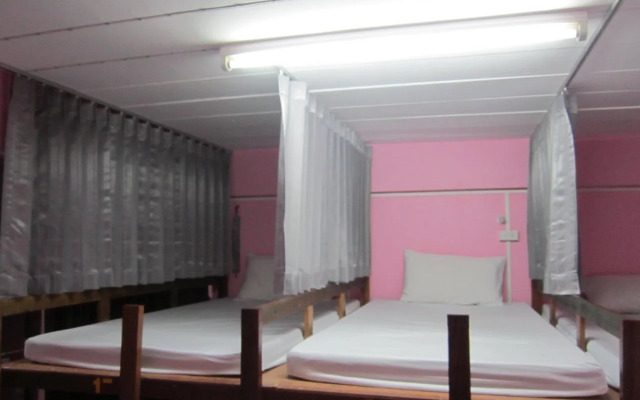 Lucky Hostel