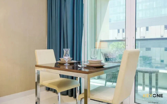 The Cosmopolitan Spacious Studio
