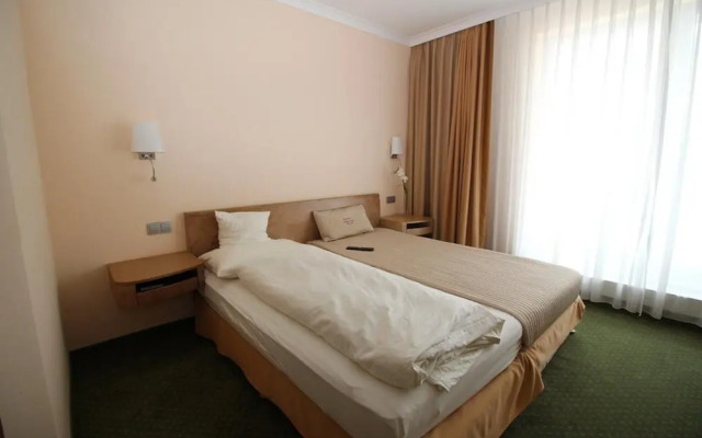 Lindemann Hotel