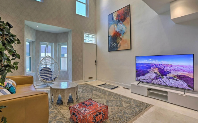 Upscale + Unique Townhome in University City!