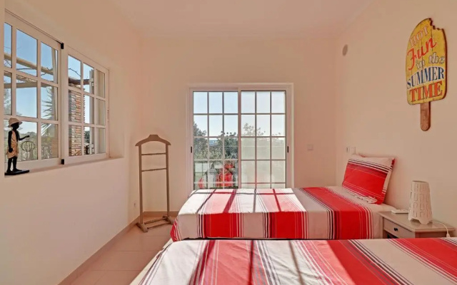 Casa de Apra by Portucasa