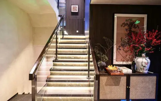 Courtyard Hotel