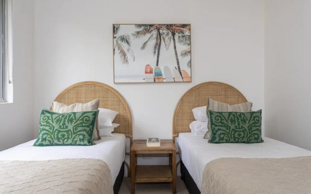 Beachside 2-bed House With Pool, Courtyard & BBQ