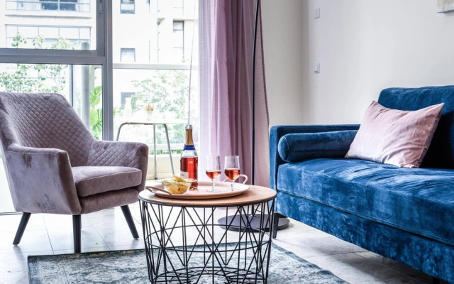MAMAD - Apt with Balcony In the Heart of TLV