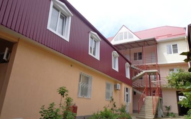 Гостиница Guest House "eucalyptus" в Сочи отзывы, цены и фото номеров - забронировать гостиницу Guest House "eucalyptus" онлайн вид на фасад