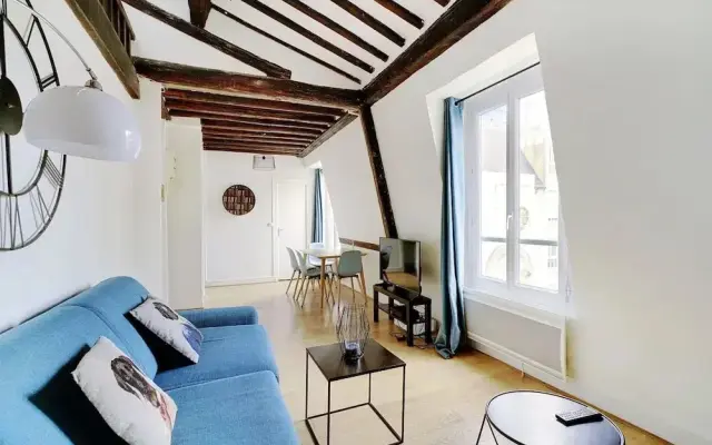 Parisian Charm in the Heart of the Marais !