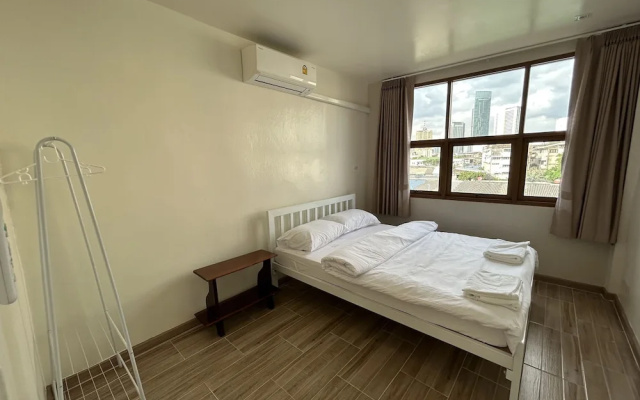 Krung Tone Hostel