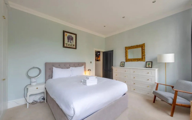 Stylish 2 Bedroom Home in Islington With Garden