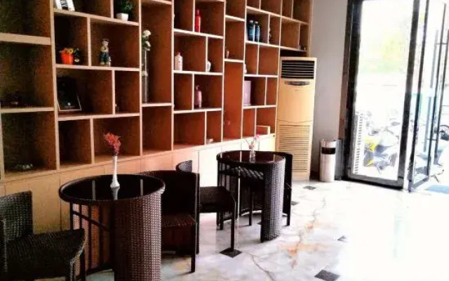 Yingcui Hotel (Ma'anshan Normal University Mengniu Industrial Park Branch)