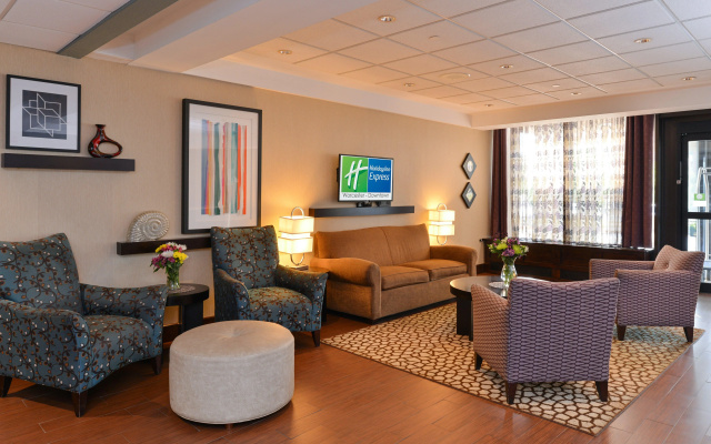 Holiday Inn Express Worcester