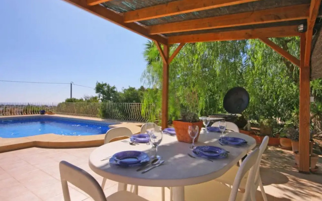Villa - 2 Bedrooms with Pool and WiFi - 106433