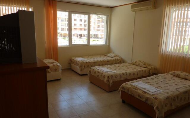 Hostel Arena Солнечный берег комната для гостей