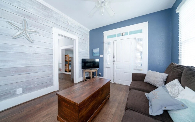 Out Of The Blue 2 Bedroom Home