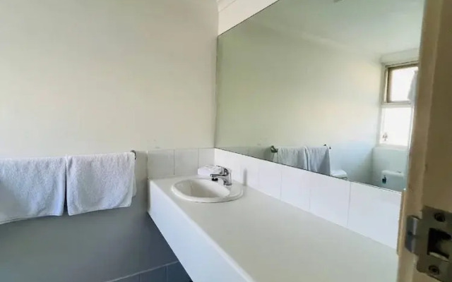Unwind Glenelg Studio Apartment no 31