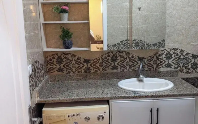 3-bed 2-bath Sleeps 7 With Free Parking