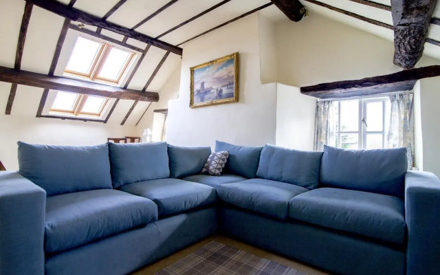 Coach House Norbury