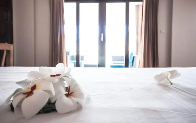 3 Bedroom Pool Villa 20 seconds from Samrong beach front