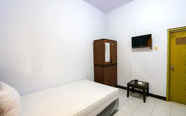 OYO Life 2724 Wisma Wijaya