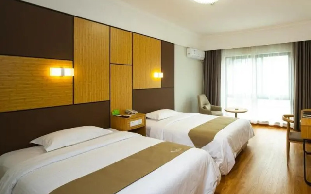 Vatica Hangzhou Linan Qianwang Street Hotel