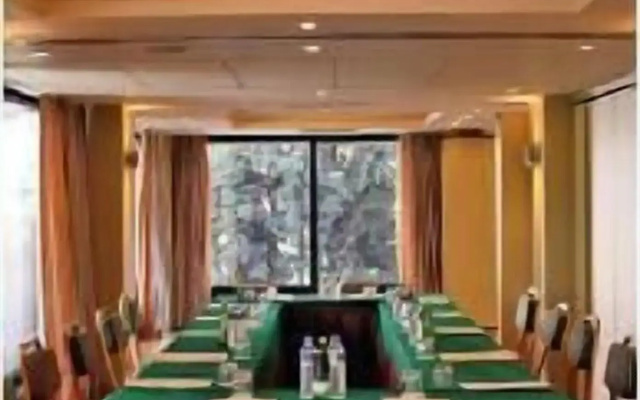 The Park Hotel Piraeus