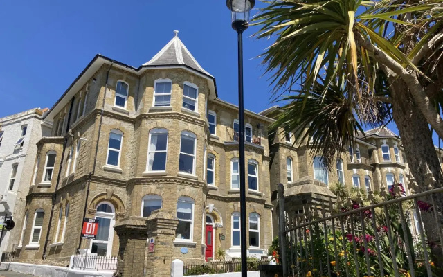 Flat 2, 1 Alexandra Gardens - Pet friendly