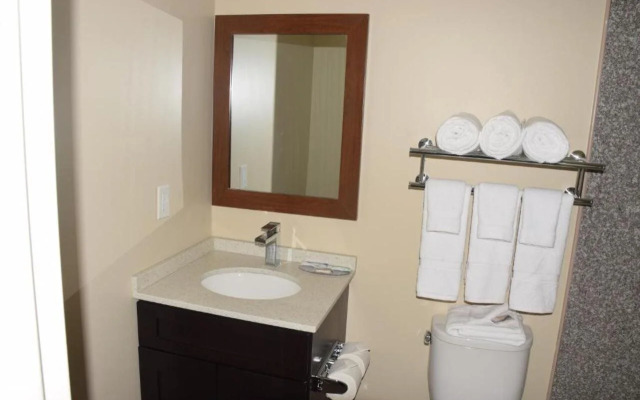 Astoria Delancy Inn and Suites