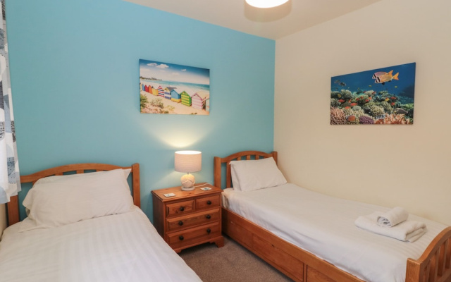 Coastal Retreat, The Bay