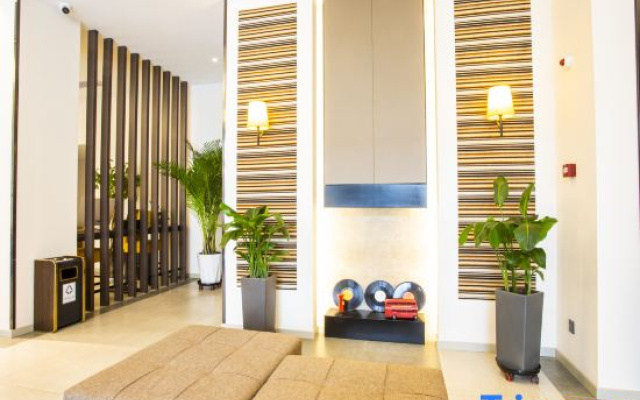 Homeinnplus Hotel (Xi'an City Wall Andingmen Subway Station Branch)