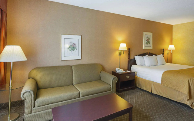 Clarion Inn Fairmont