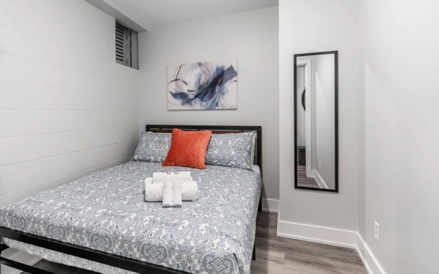 Brand New - 1BR Modern Apt - Central Location