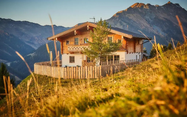 Alpine Deluxe Chalet Wallegg-Lodge - Ski In-Ski Out