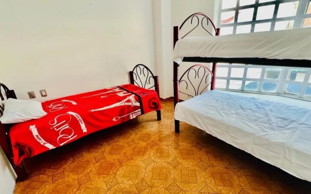 Taj Mahal Hostal And Restaurant