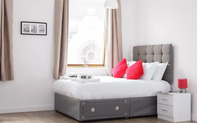 Beautiful Apartment In Vibrant City Centre!