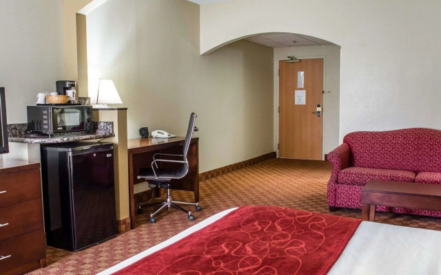Comfort Suites Hagerstown Southeast