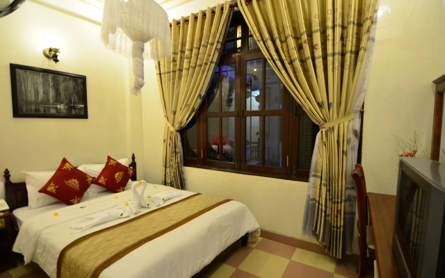 Nhi Nhi Hotel