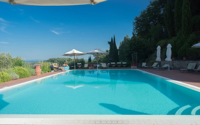 Holiday Home Features a Garden Features and Free Wifi