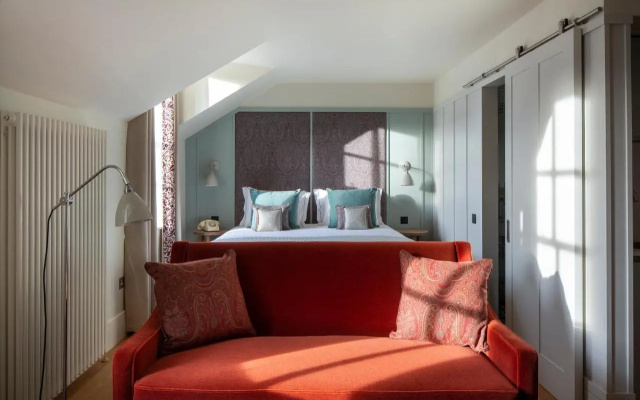Abbey Strand Apartments, at Holyrood