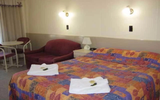 Woodmans Hill Motel