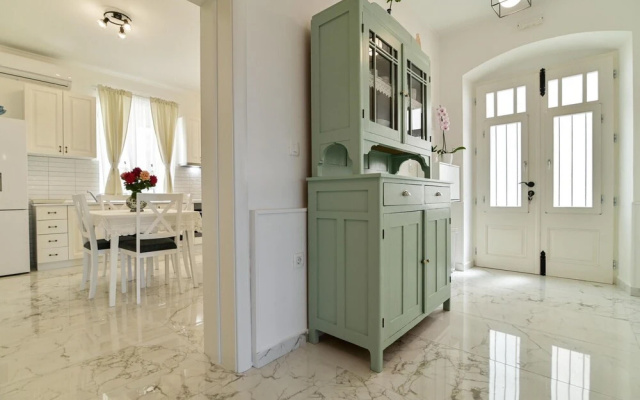 Stunning Home in Seget Donji With Wifi and 1 Bedrooms