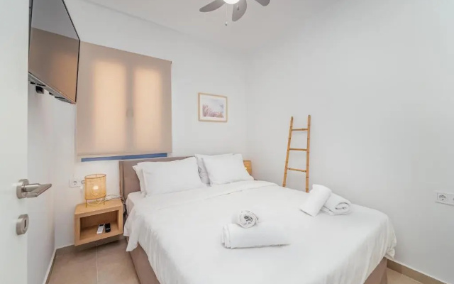Lefkada Blue Luxury Apartments, Perigiali A4 Entrance Level