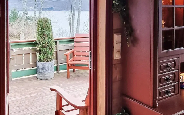 Holiday Home in Hundeidvik