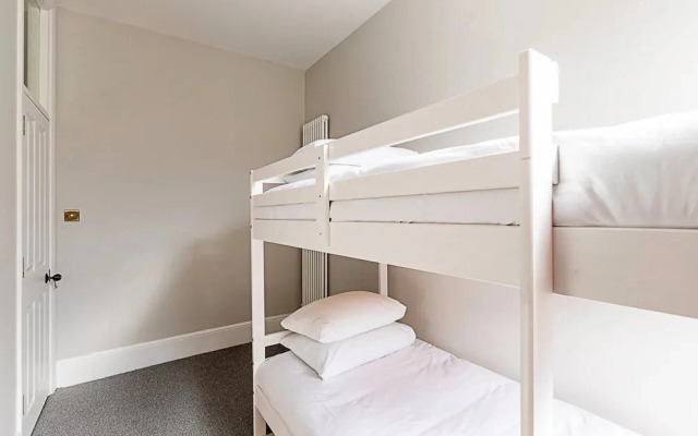 Lovely Bishops Park Flat