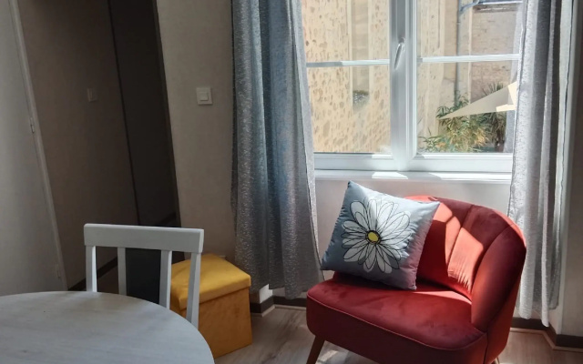 Modern apartment in Bayeux near Tapestry Museum