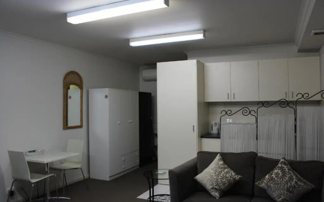 Box Hill Studio Apartment 2