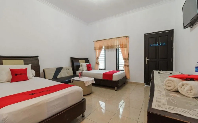 RedDoorz near Jalan Mayjen Sutoyo Bengkulu