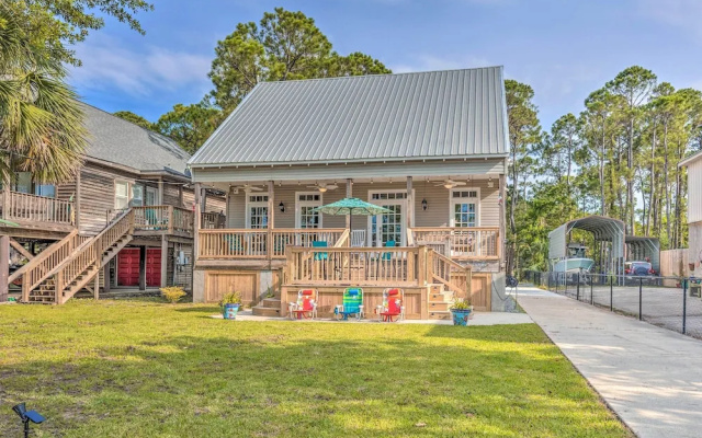 Stunning Views & Waterfront Fun: Aloe Bay Home
