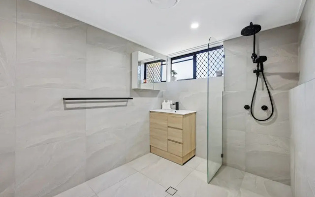Spacious 1-bed Apartment in Coolangatta