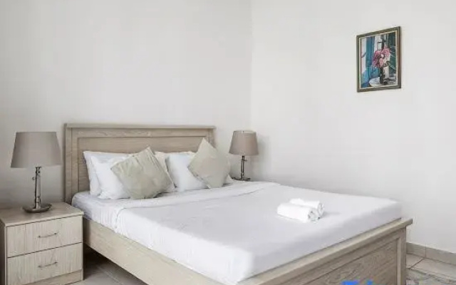 Spacious 2BR Apartment with Marina & Gulf Views