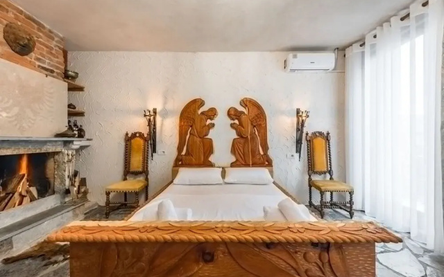 Kanuni - Authentic Albanian House